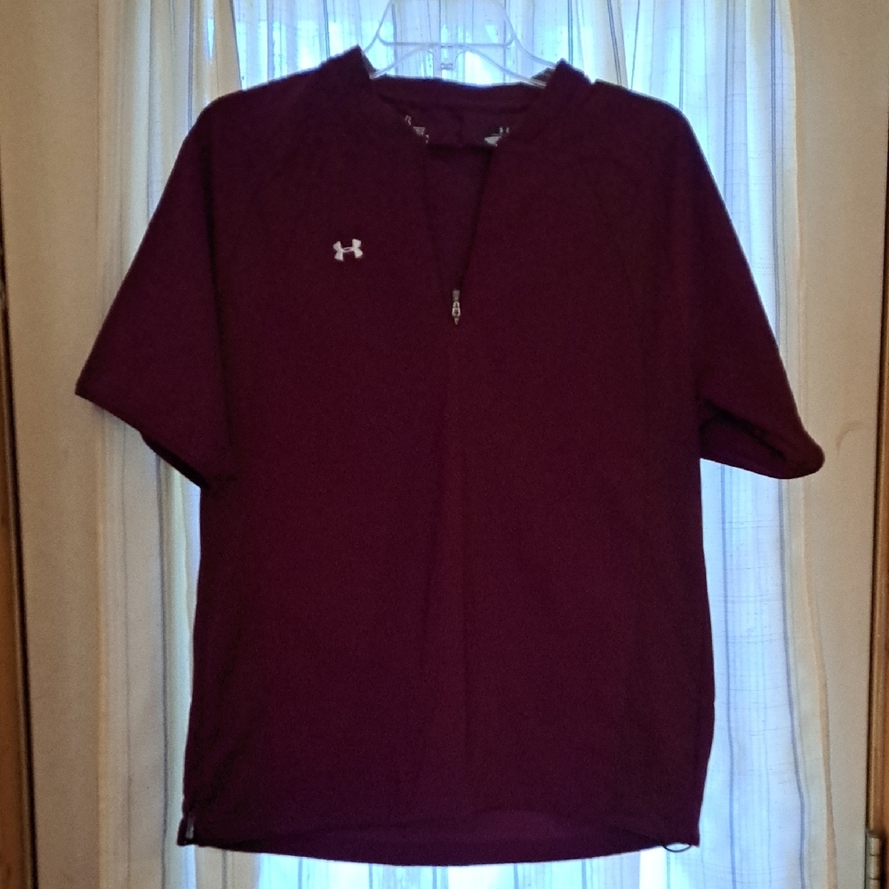 Under Armour Maroon Allseason Gear Top Quarter Zip Excellent condition.